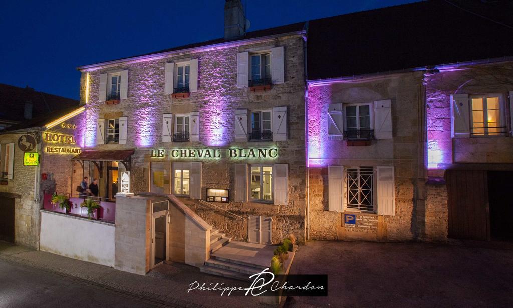 Logis Hotel Le Cheval Blanc Langres Exterior photo